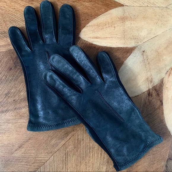 CLEARANCE Vintage Black Leather Gloves - Picture 2 of 8
